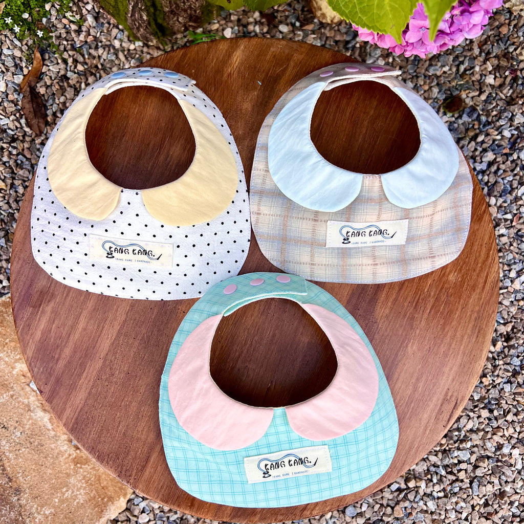 Peter Pan Collar Bib